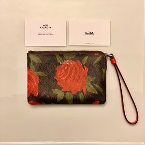 🌟 COACH - ROSE PATTERNED WRISTLET